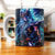 Tasse Chevalier d’Or Aquarius Dark avec anime en armure bleue et orange cosmique