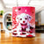 Tasse rose en céramique Mug Chiot Coeur avec chiot blanc tacheté et nœud papillon rouge, entouré de cœurs