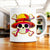 Tasse céramique Mug Drapeau One Piece avec crâne cartoon en chapeau paille rouge et jaune